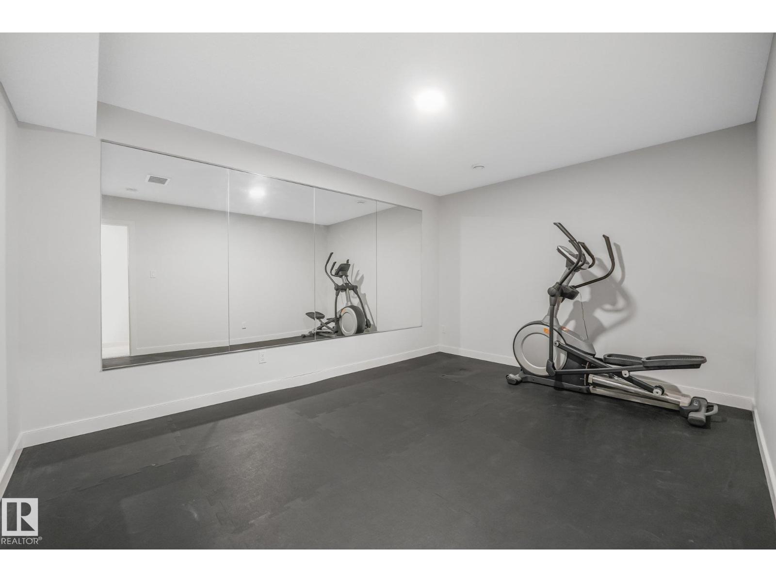 6404 176 AV NW - 65