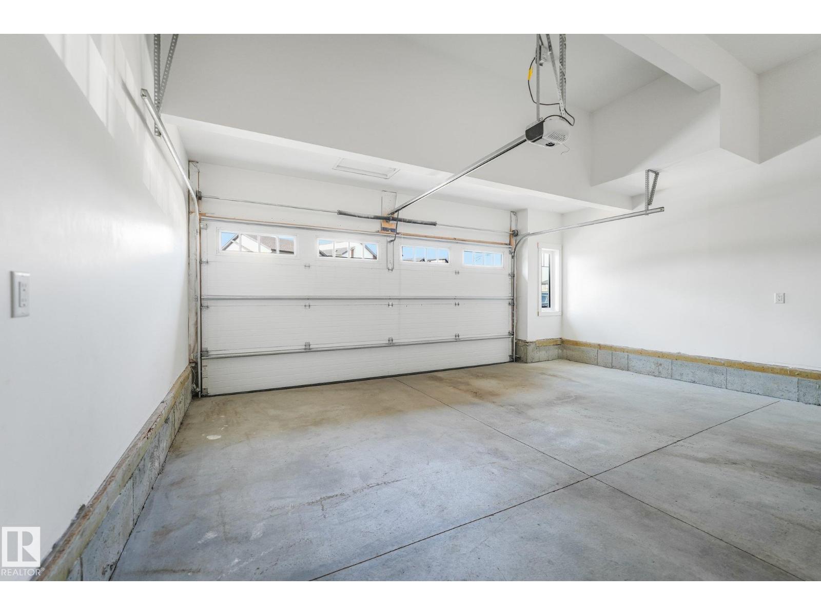 6404 176 AV NW - 69