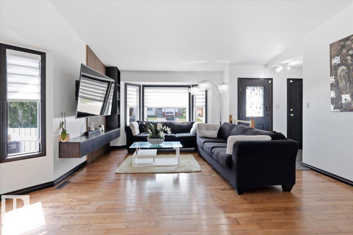 242 Northmount DR - 5