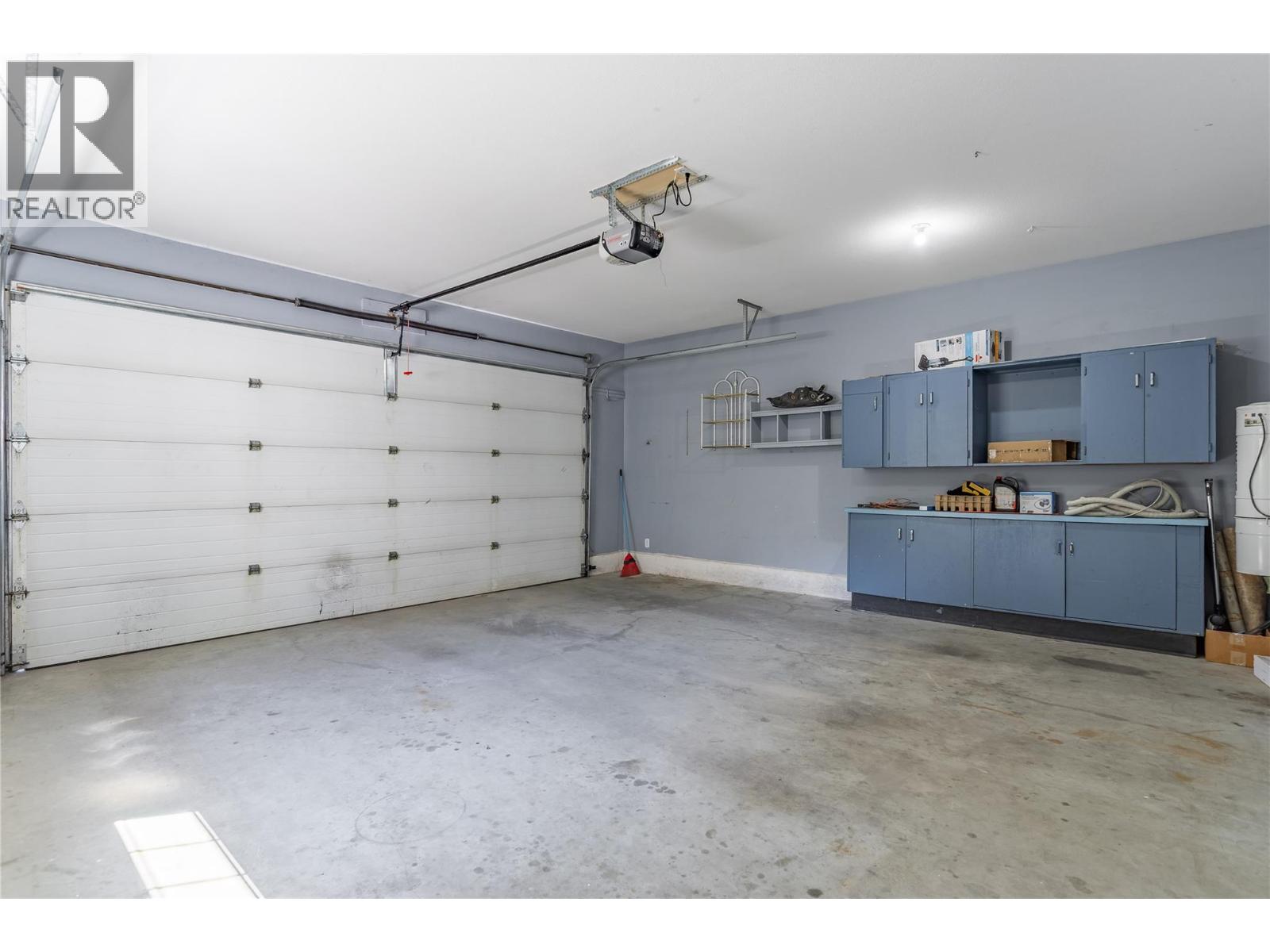 324 Klassen Road - 32