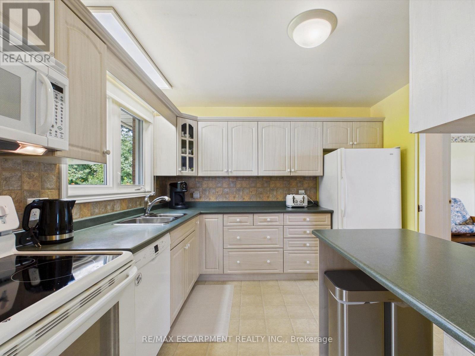 39 ORMA DRIVE - 19