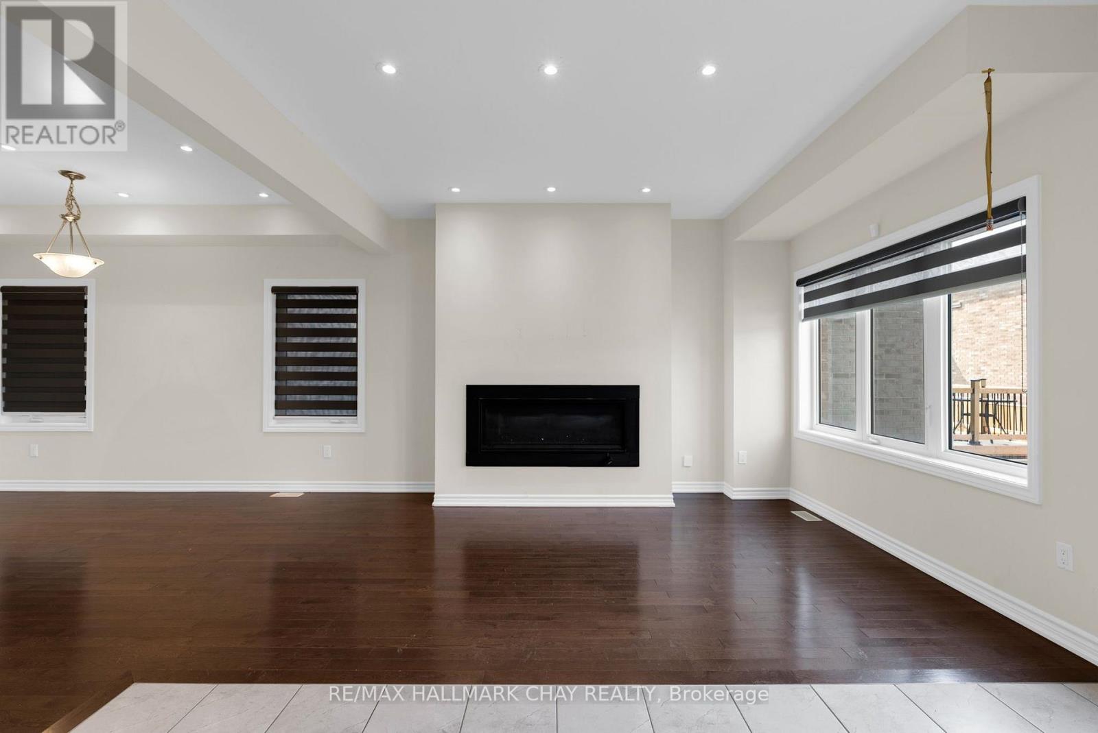 264 RUSSELL STREET - 12
