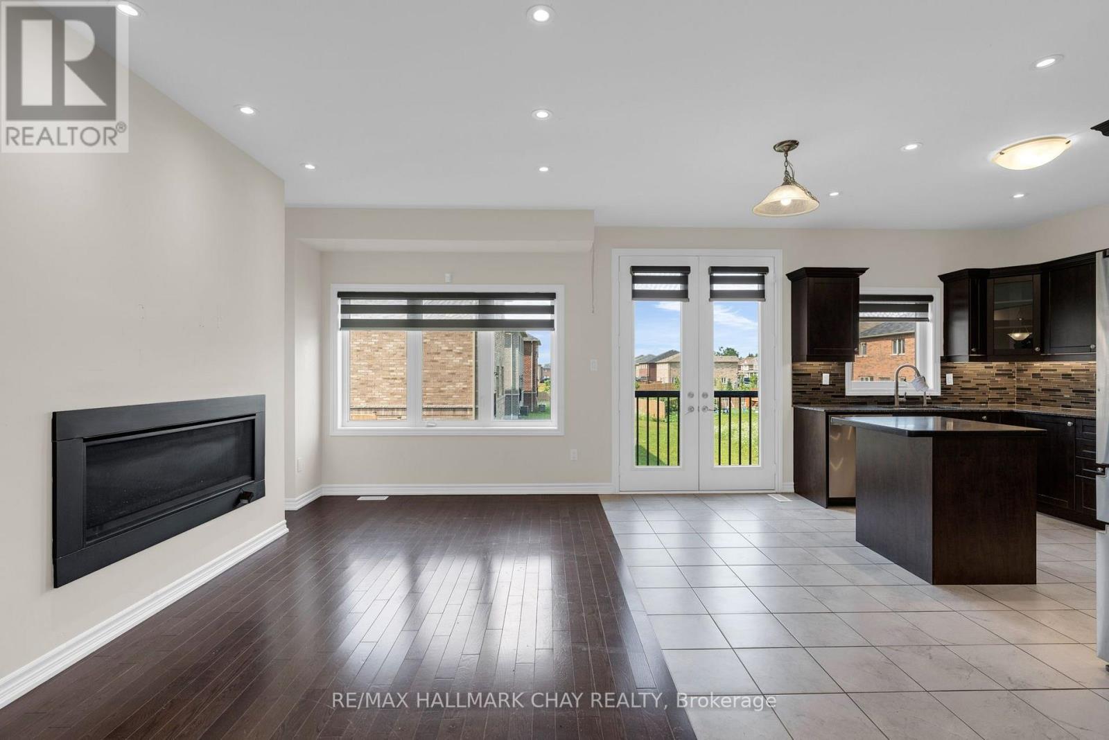 264 RUSSELL STREET - 14