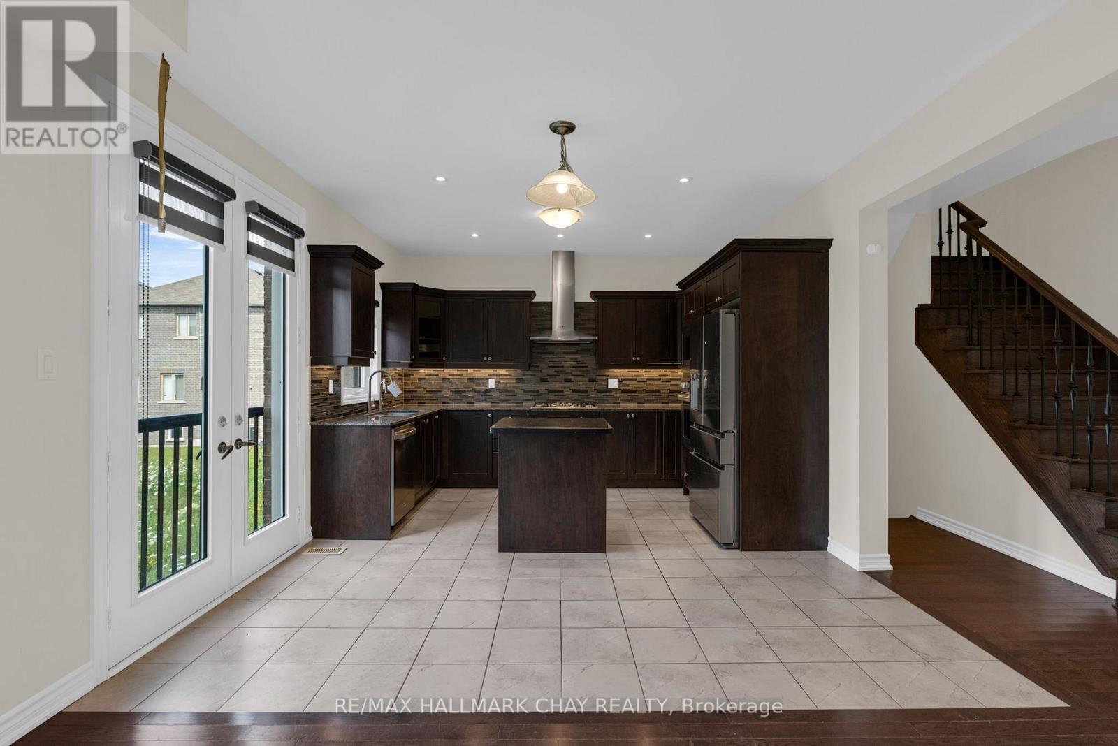 264 RUSSELL STREET - 7