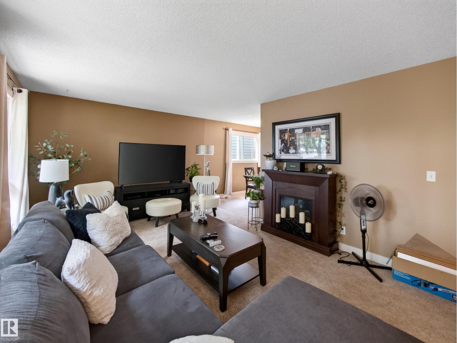 10136 81 ST NW - 23