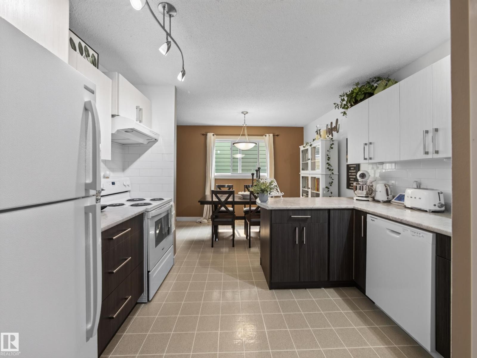 10136 81 ST NW - 29