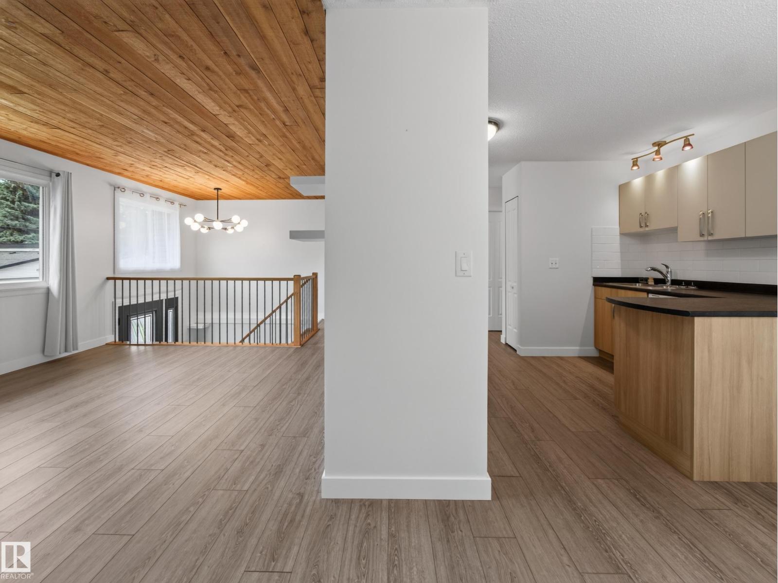 10136 81 ST NW - 8