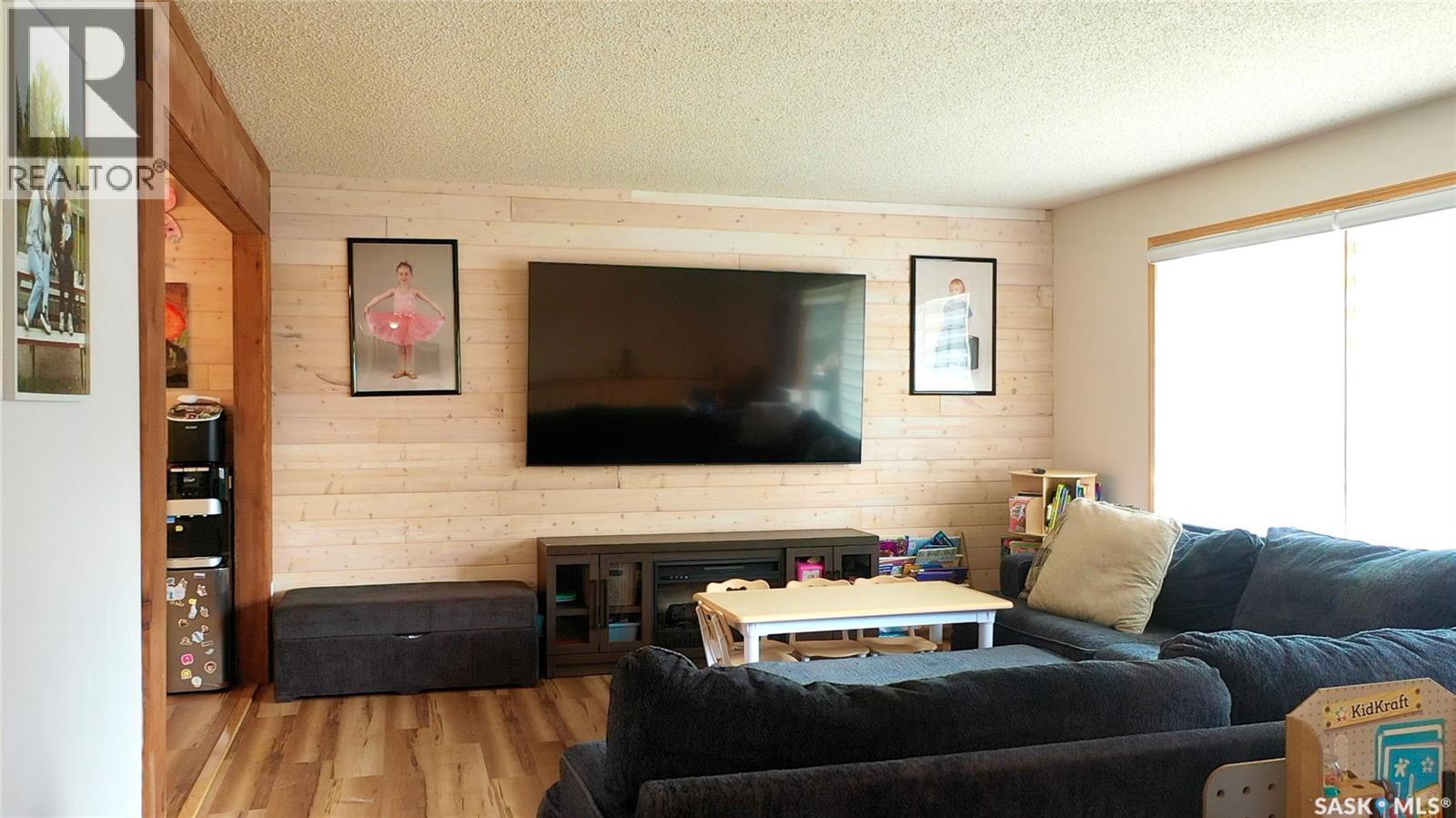 12 Redfield BAY - 14