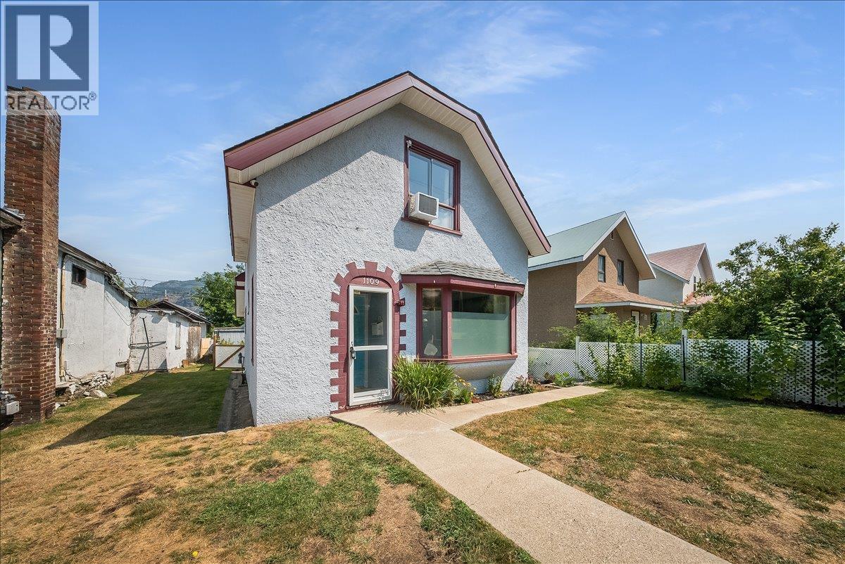 1109 Nelson Avenue, Trail