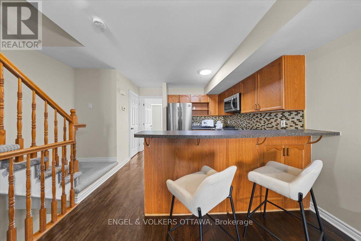 #9 2820 BASELINE ROAD - Image 12