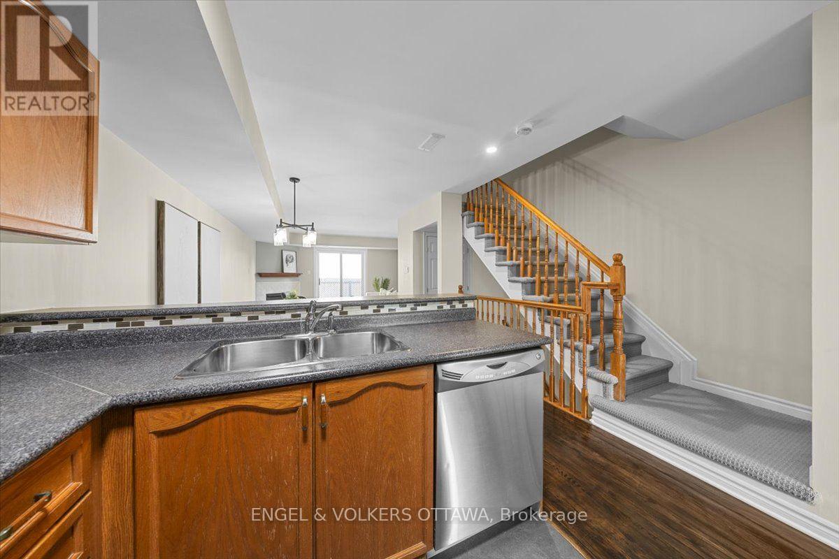#9 2820 BASELINE ROAD - Image 14