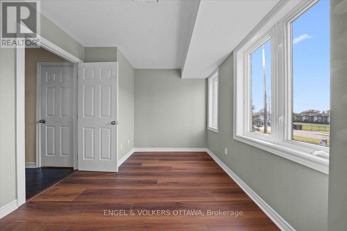 #9 2820 BASELINE ROAD - Image 16
