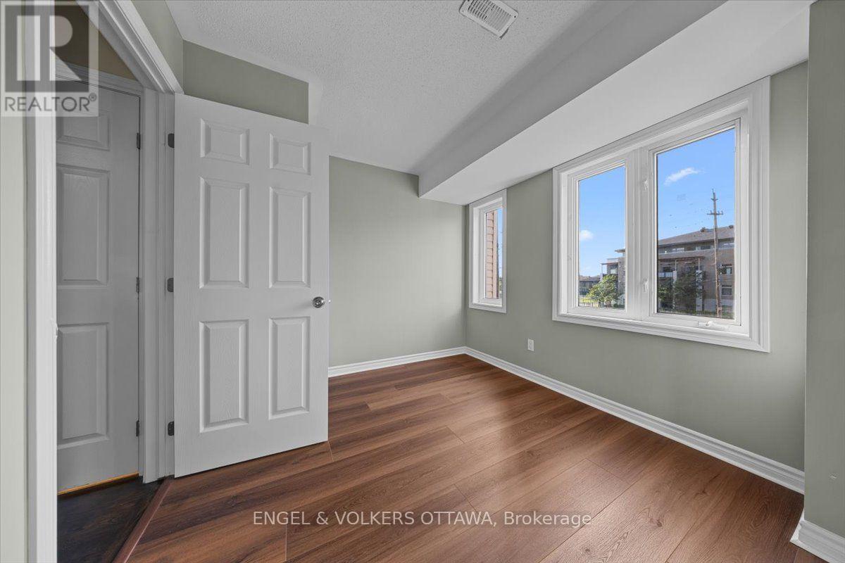 #9 2820 BASELINE ROAD - Image 19