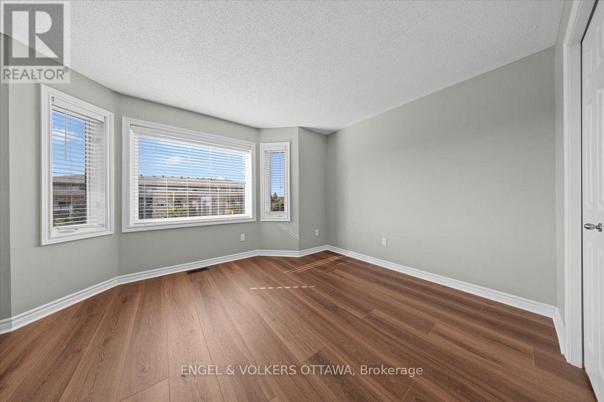 #9 2820 BASELINE ROAD - Image 27