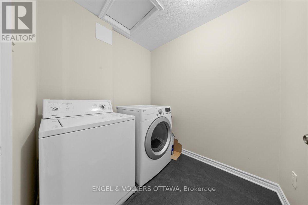 #9 2820 BASELINE ROAD - Image 32
