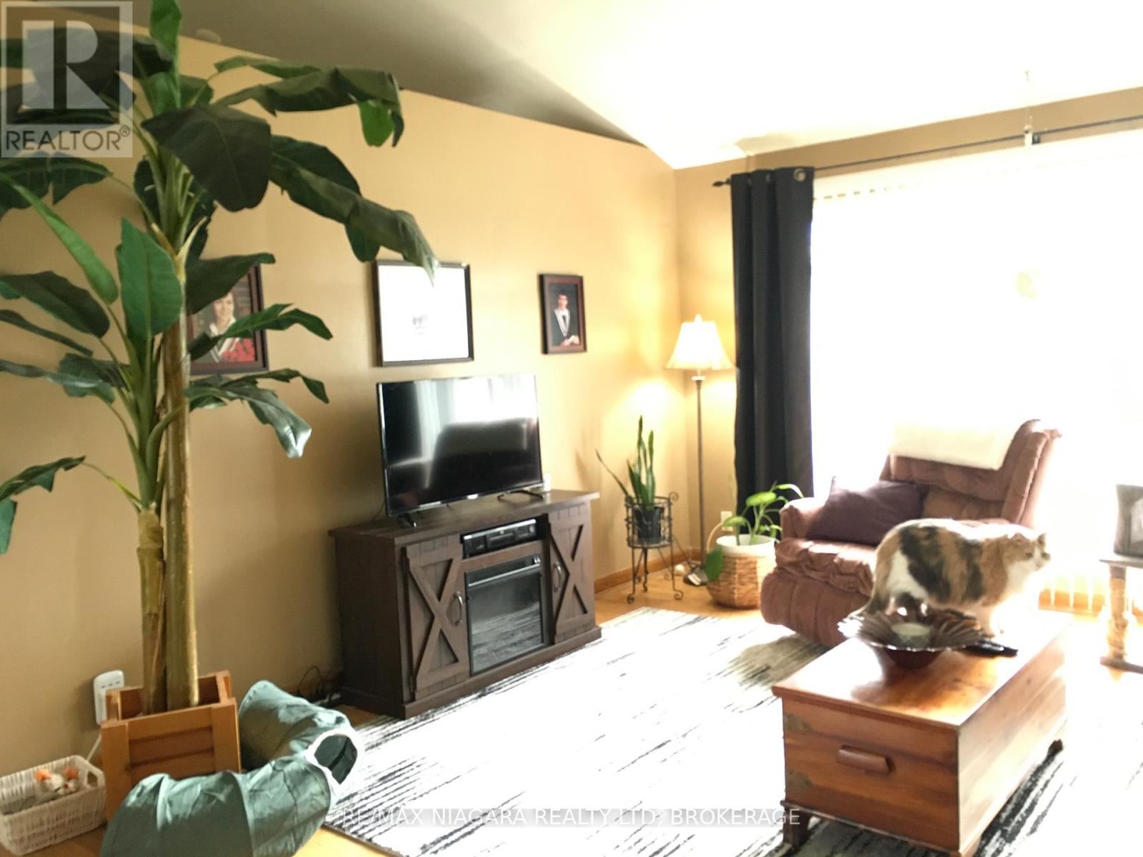 4577 DRUMMOND ROAD - 17