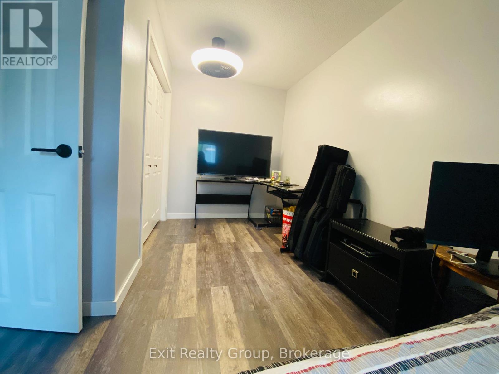 66 RODGERS ROAD - 43
