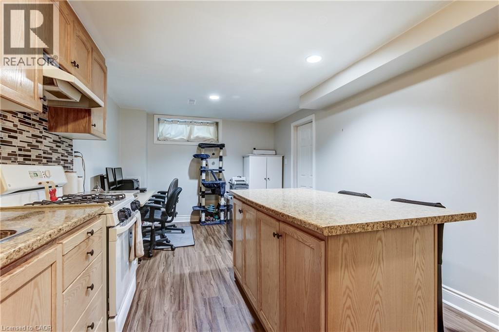 323 CRANBROOK Drive - 39