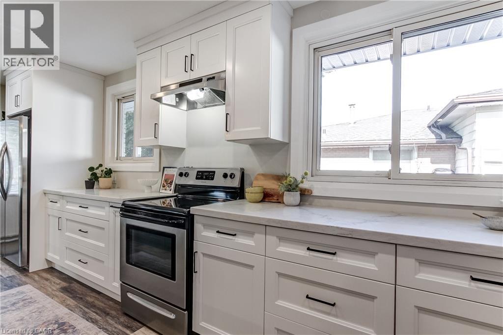 323 CRANBROOK Drive - 12