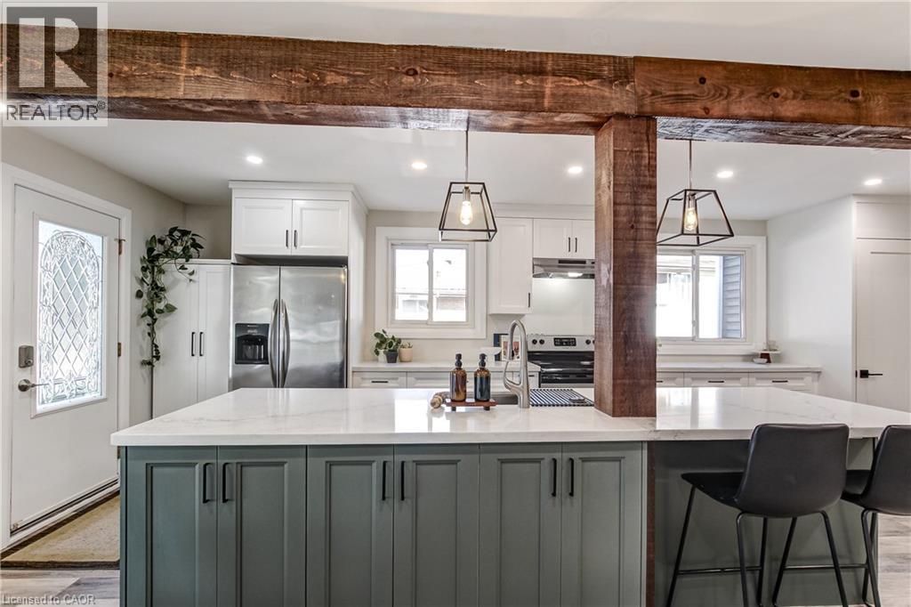 323 CRANBROOK Drive - 4