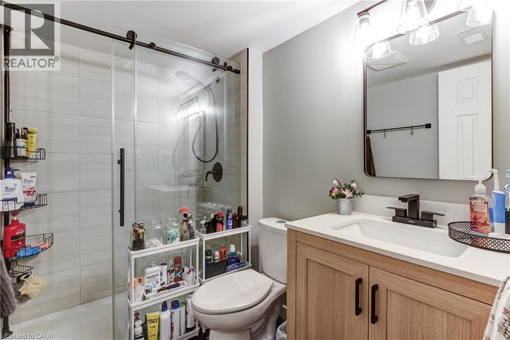 323 CRANBROOK Drive - 34