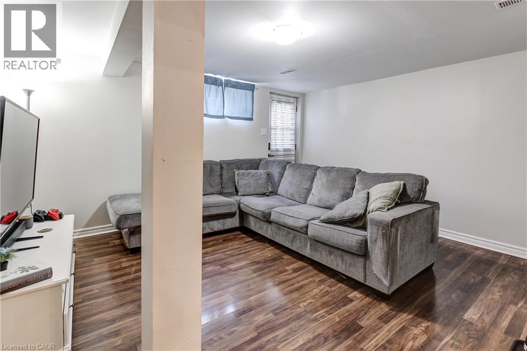323 CRANBROOK Drive - Image 29