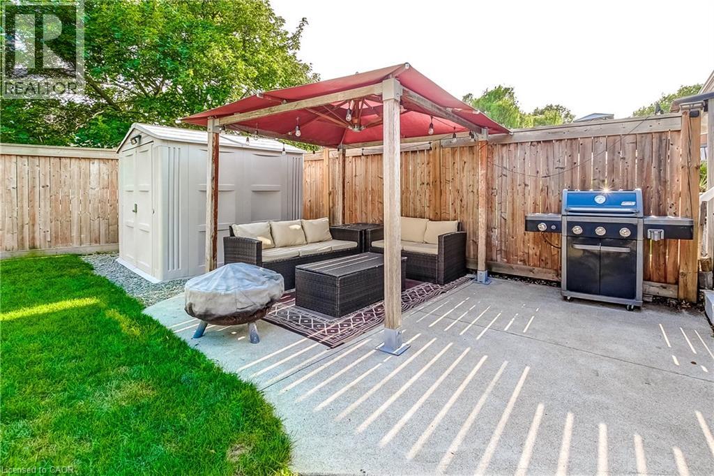 323 CRANBROOK Drive - Image 41