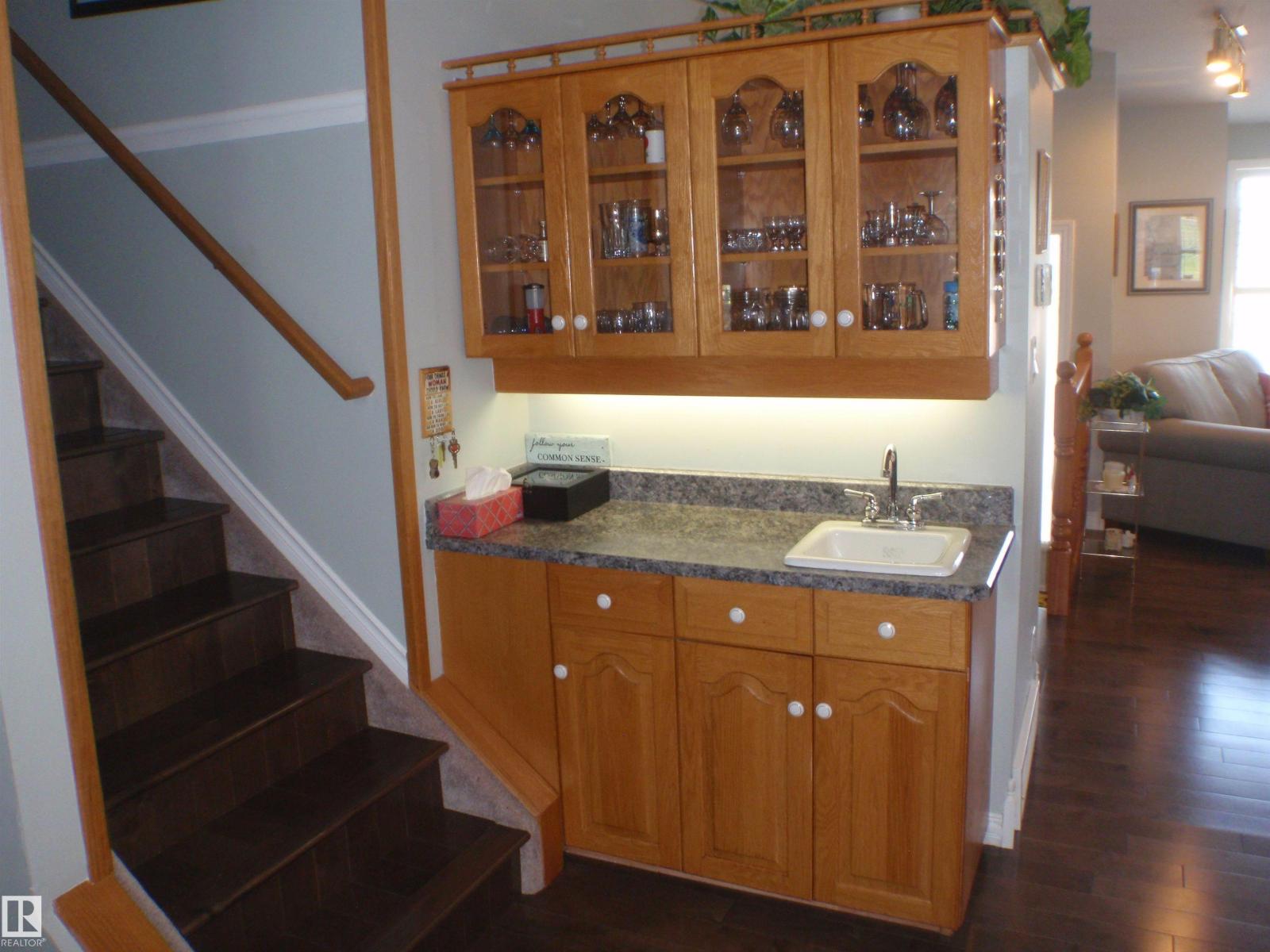 5802 53 ST - Image 34