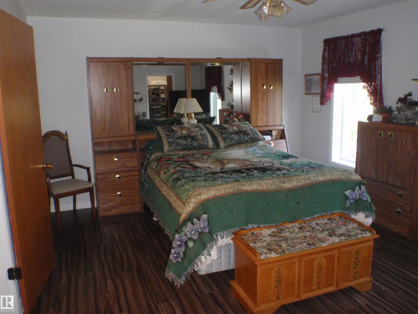 5802 53 ST - Image 37