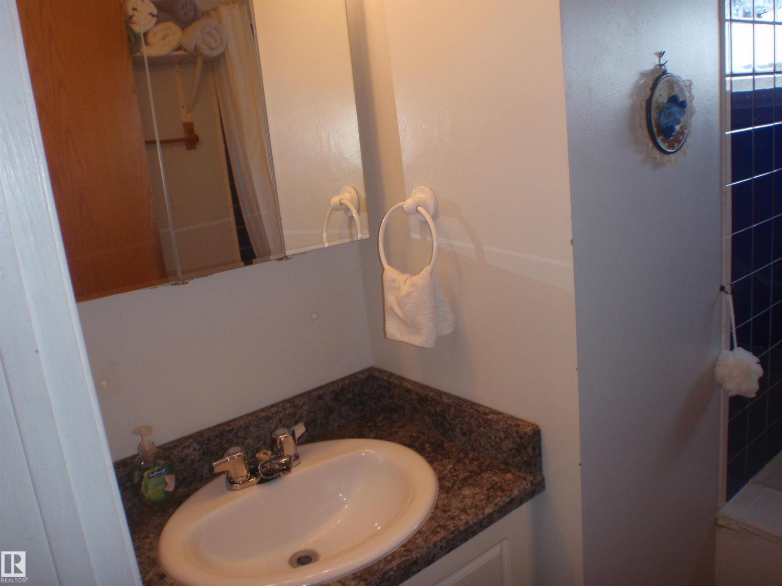 5802 53 ST - 48