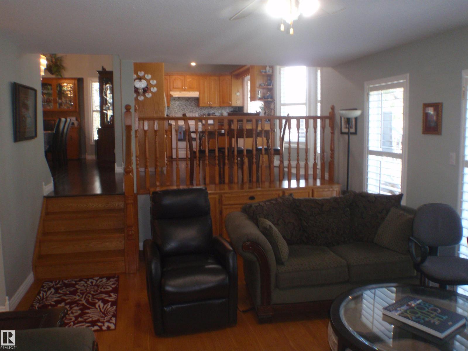 5802 53 ST - Image 54