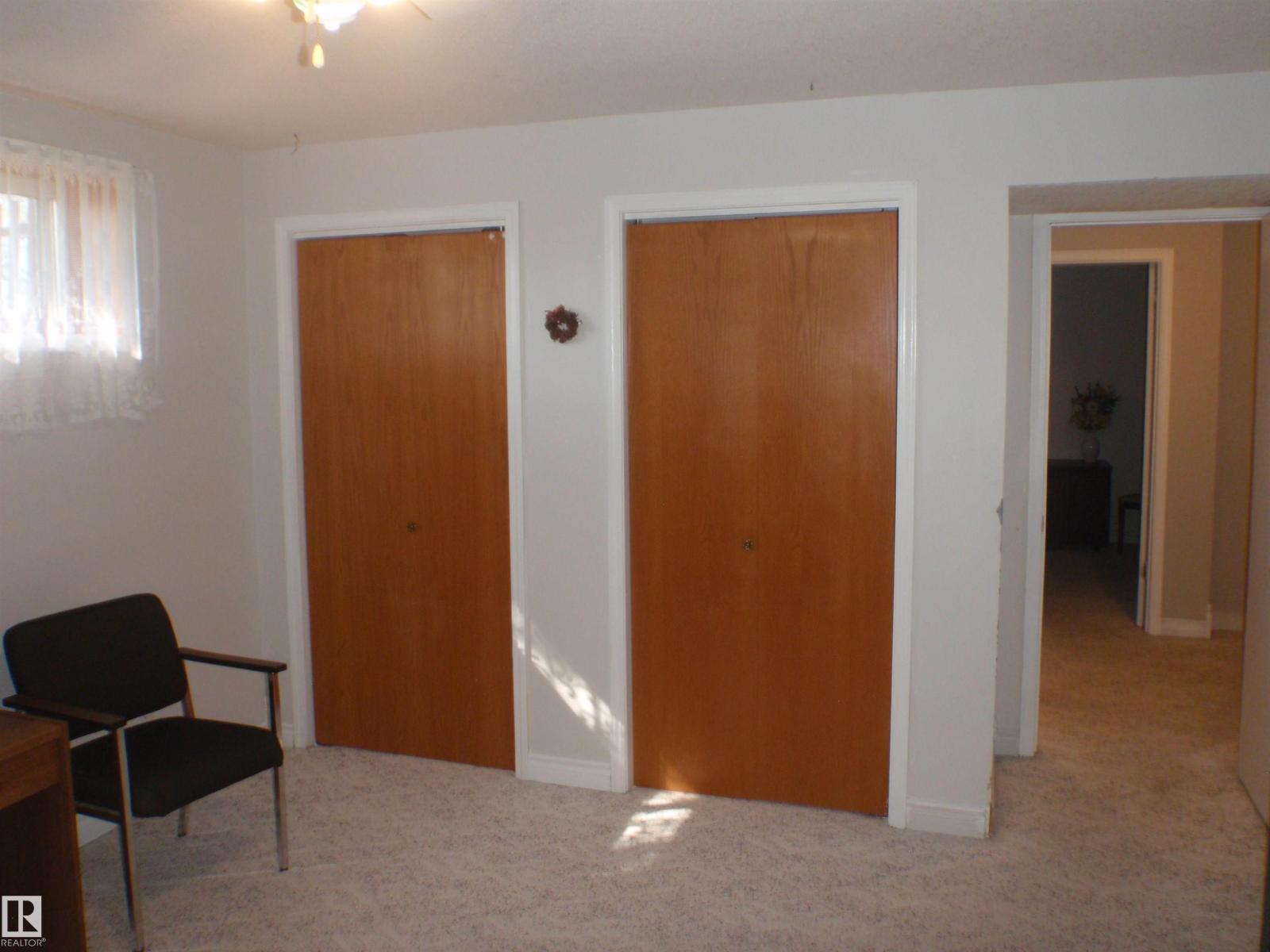 5802 53 ST - Image 60