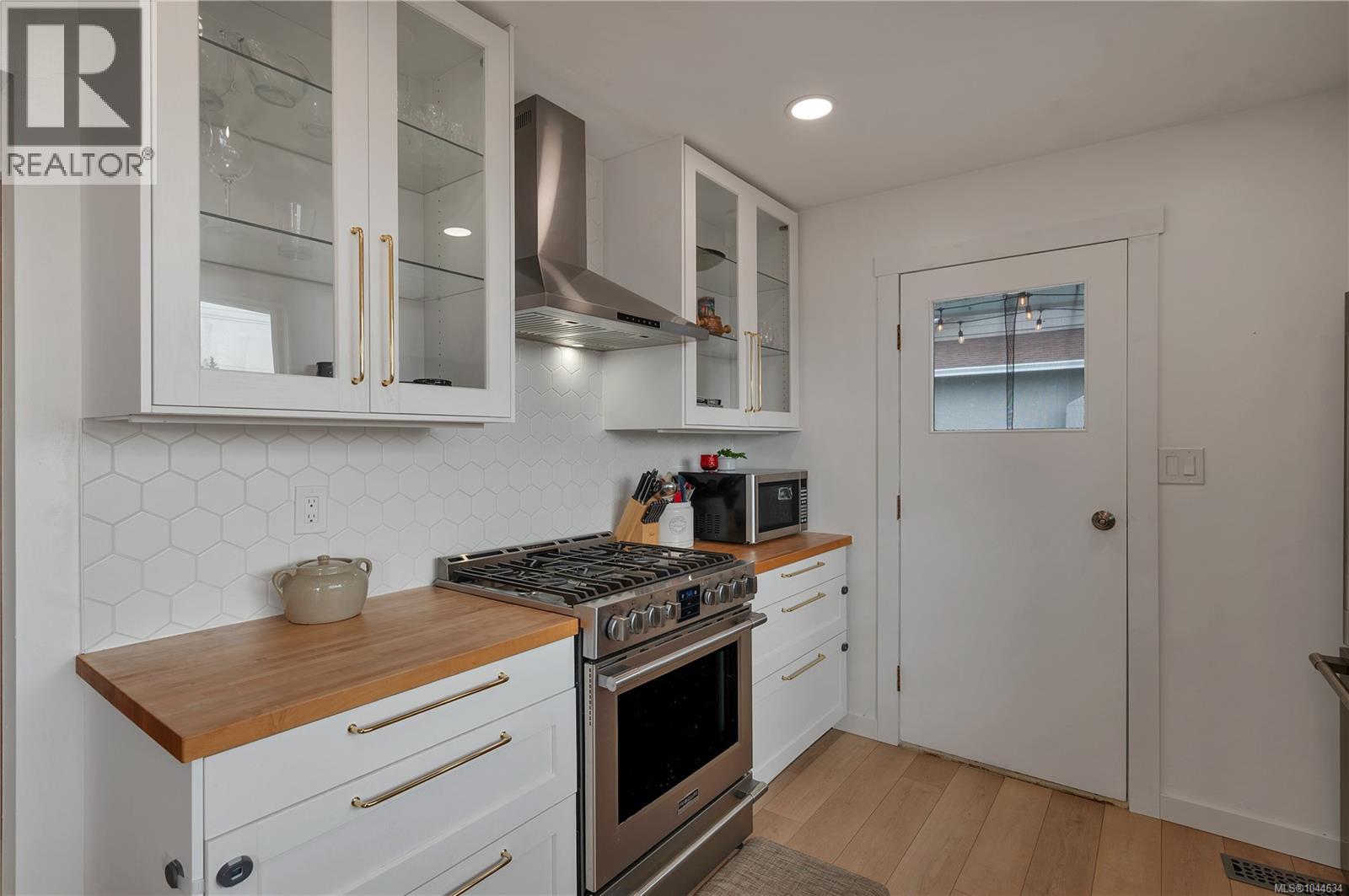 880 Galerno Rd - 30
