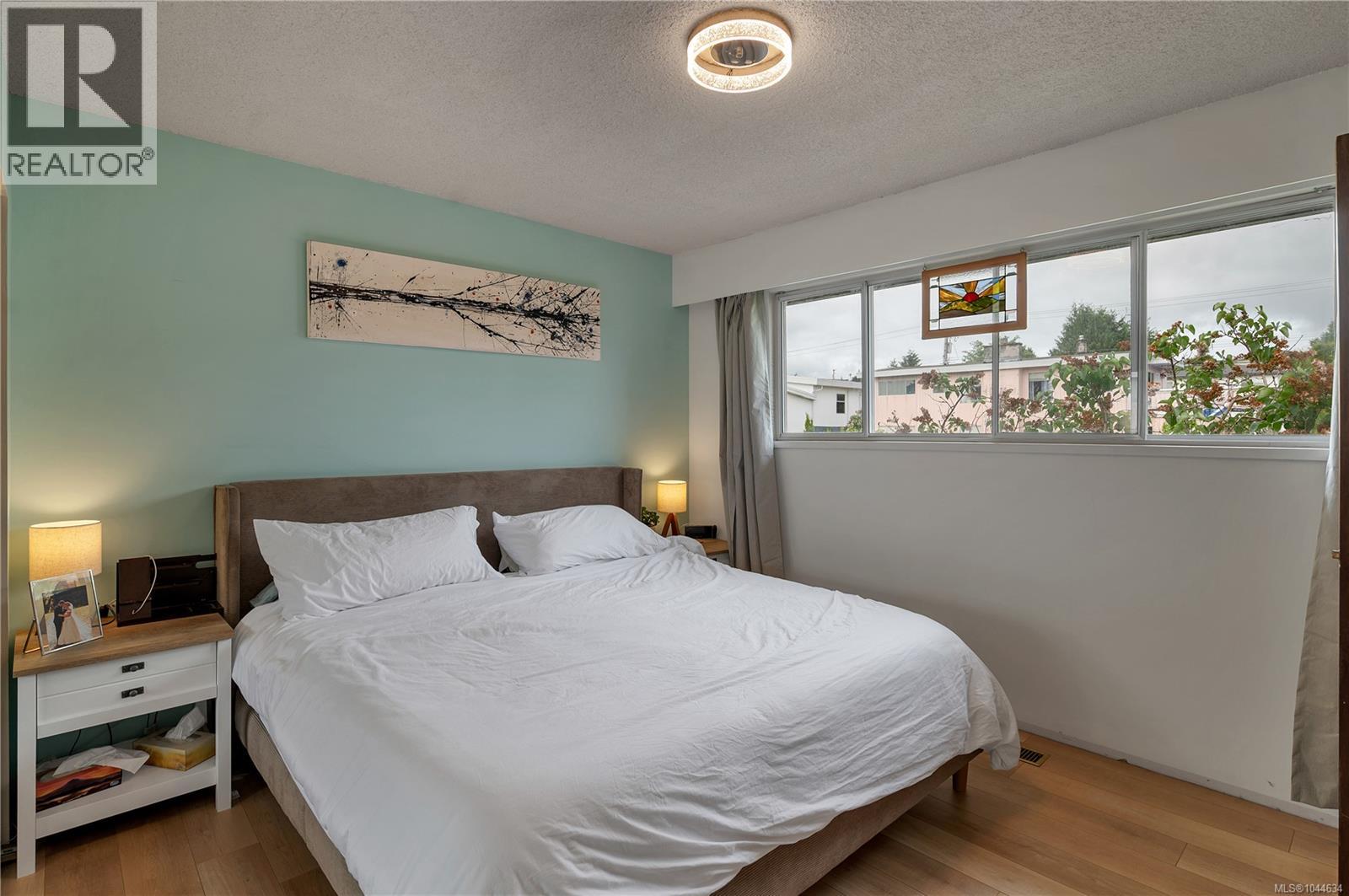 880 Galerno Rd - 44