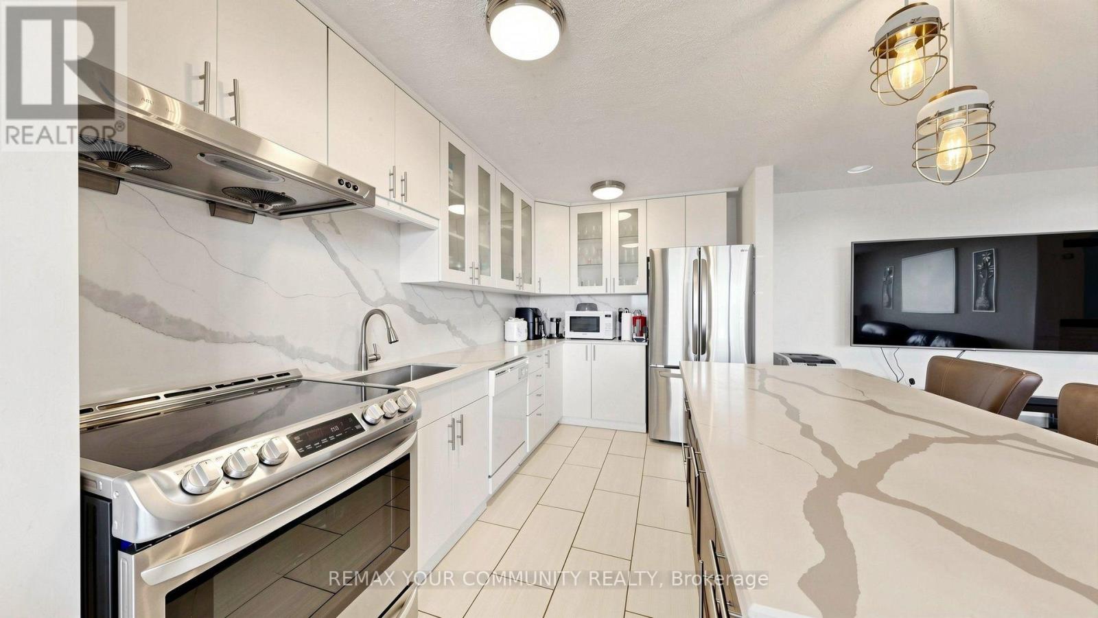 #8 180 DUDLEY AVENUE - 19