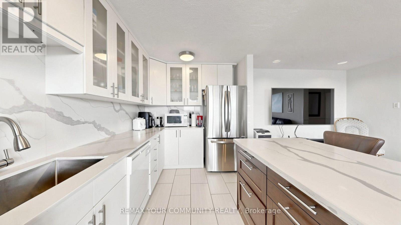 #8 180 DUDLEY AVENUE - 20