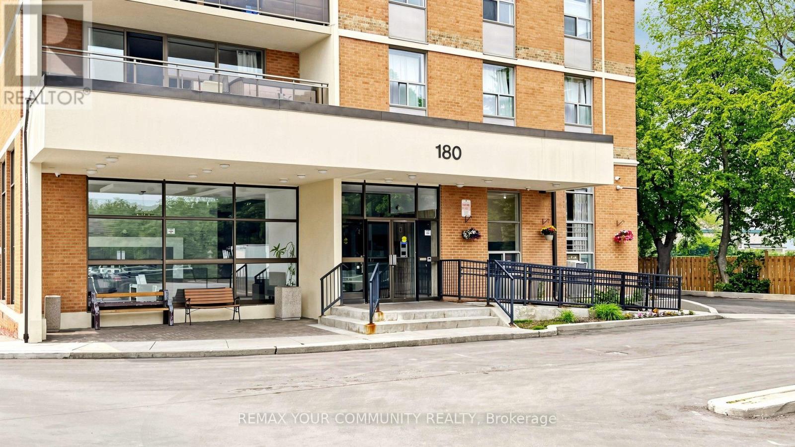#8 180 DUDLEY AVENUE - 4