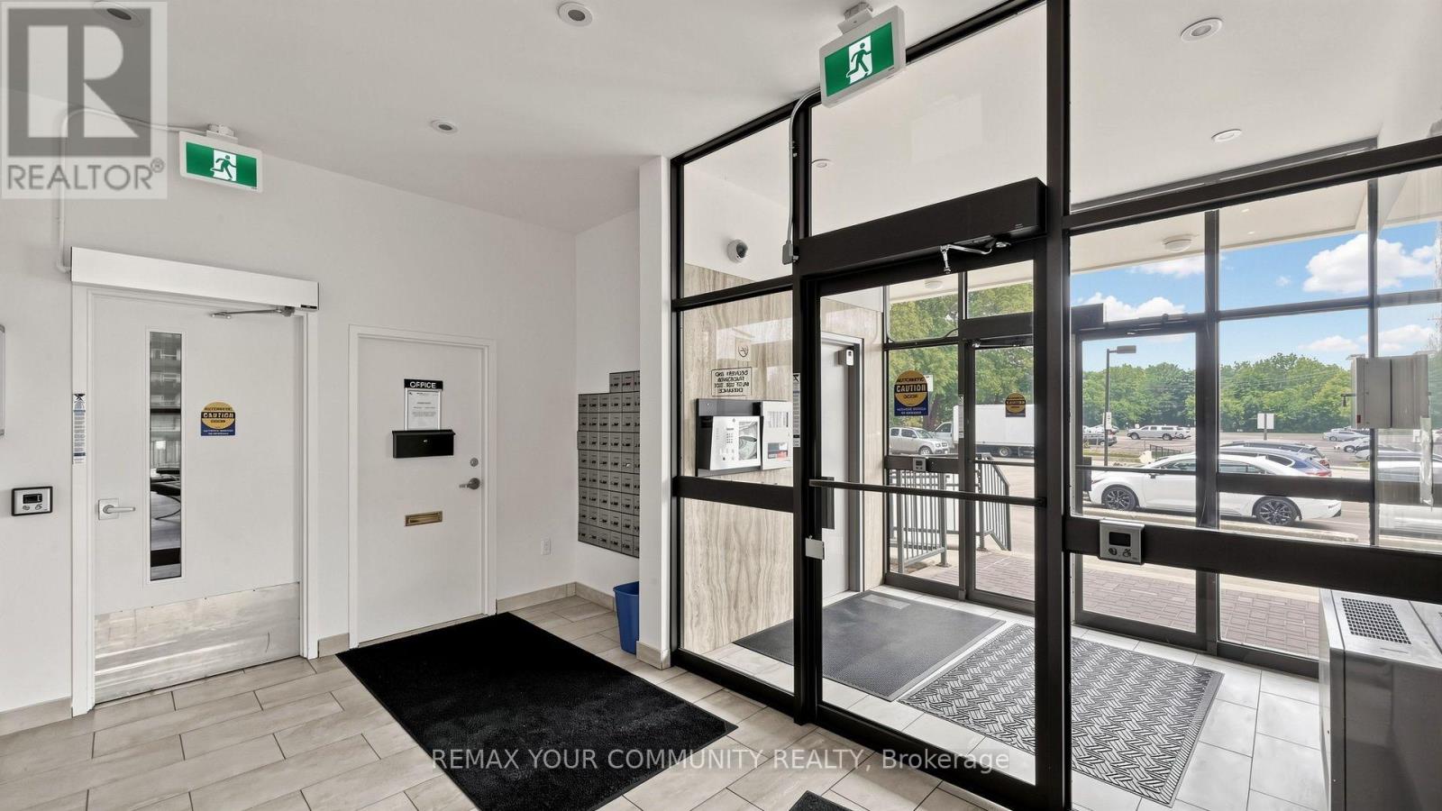 #8 180 DUDLEY AVENUE - 5
