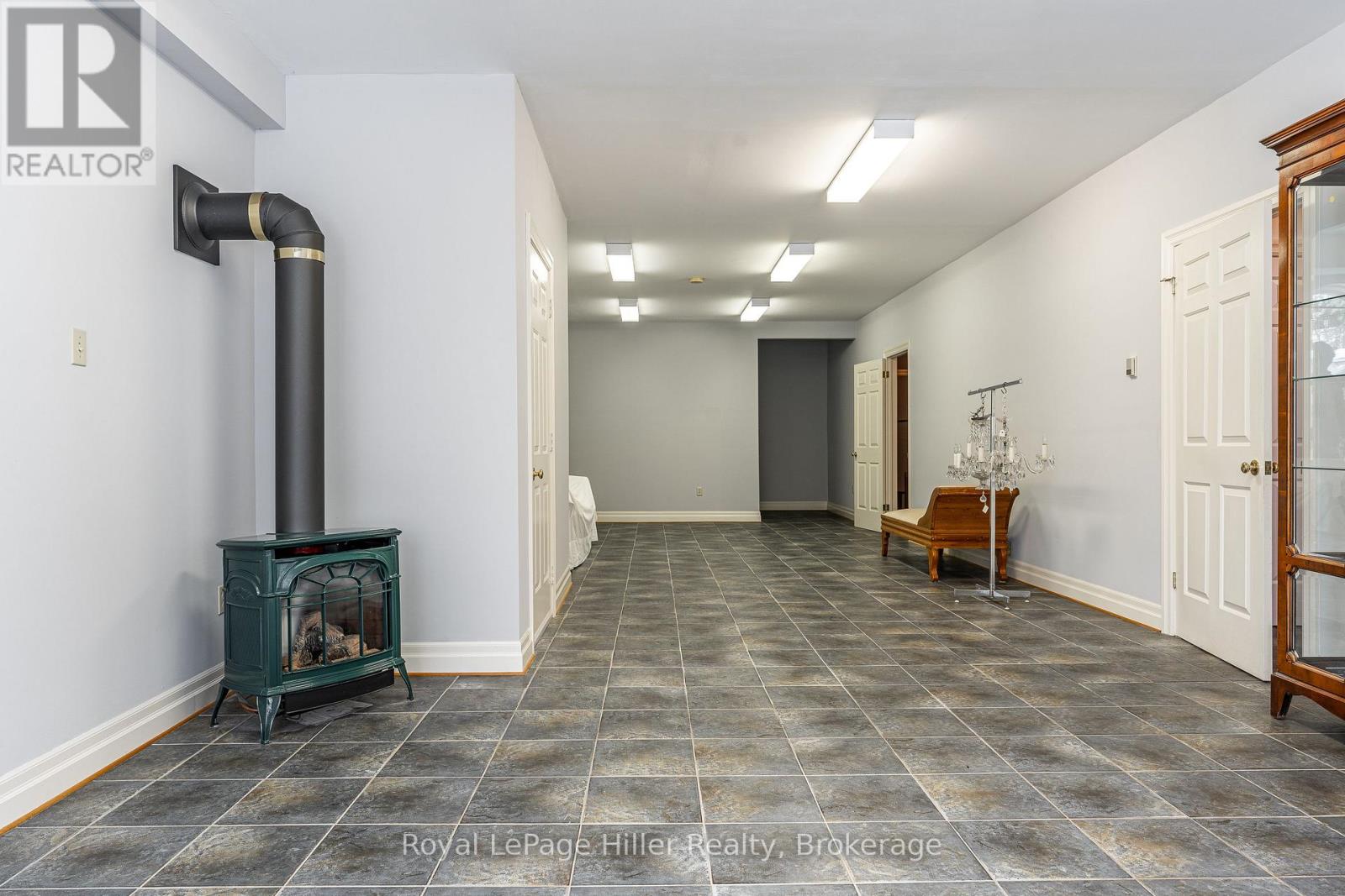 530 HOLMES STREET - 36