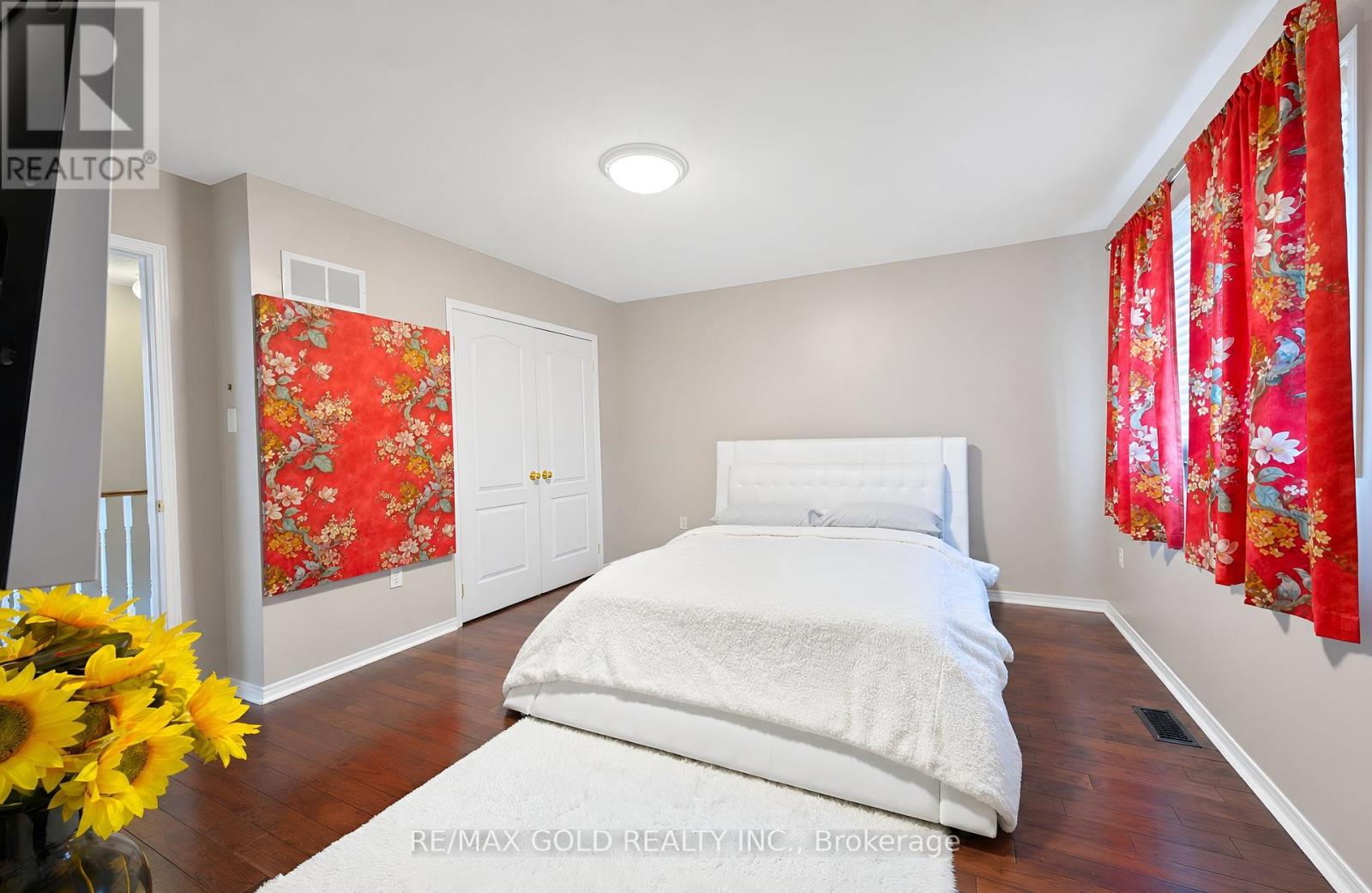 19 FLORENCE DRIVE - 21