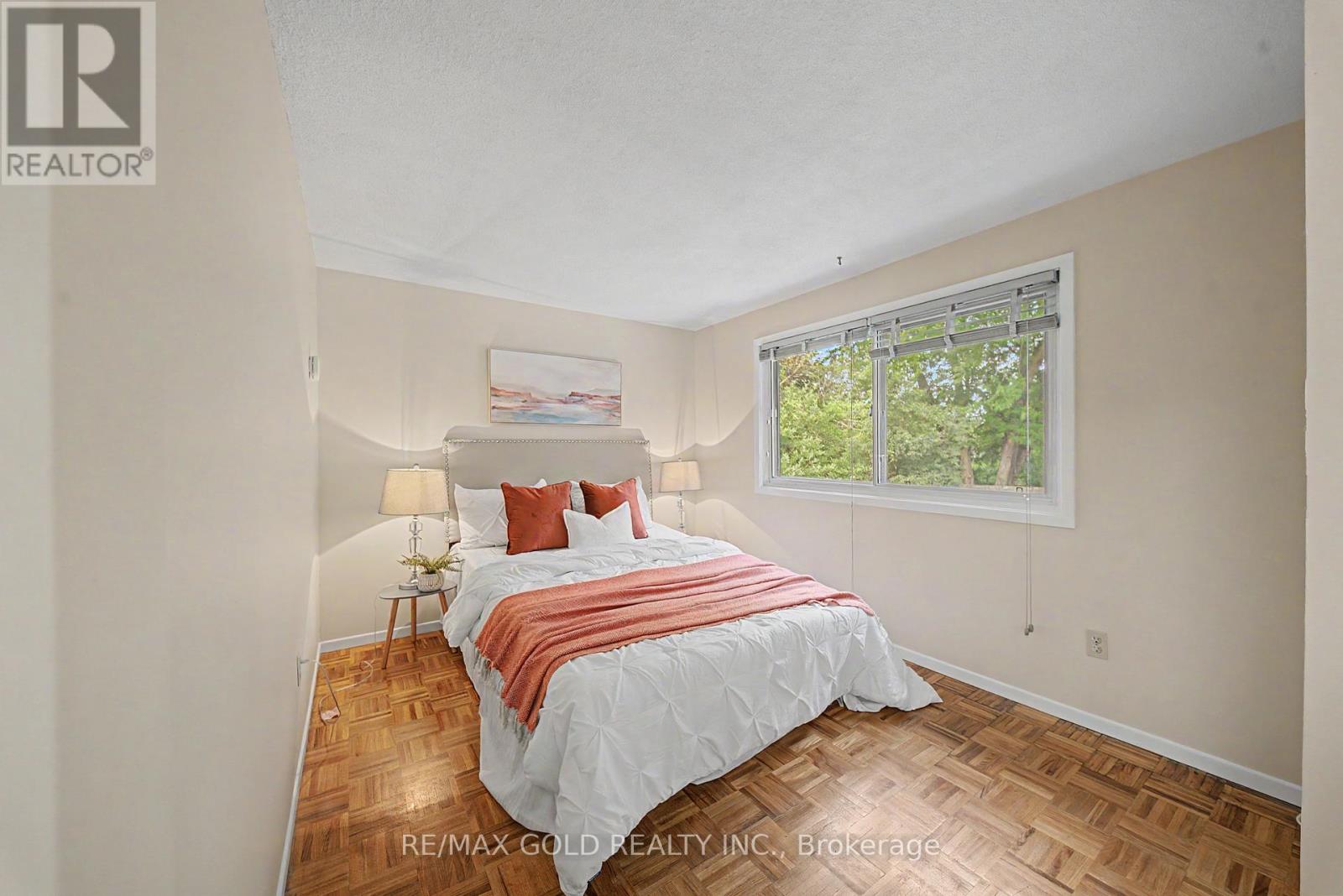 52 MADOC DRIVE - 10