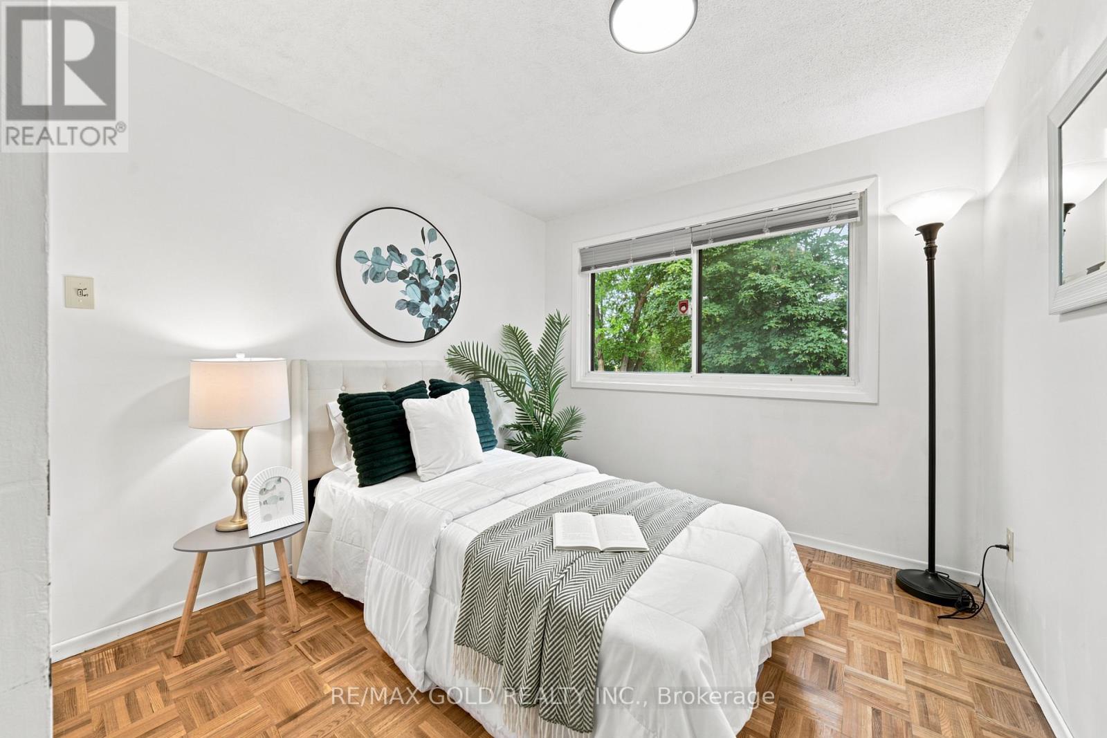 52 MADOC DRIVE - 9