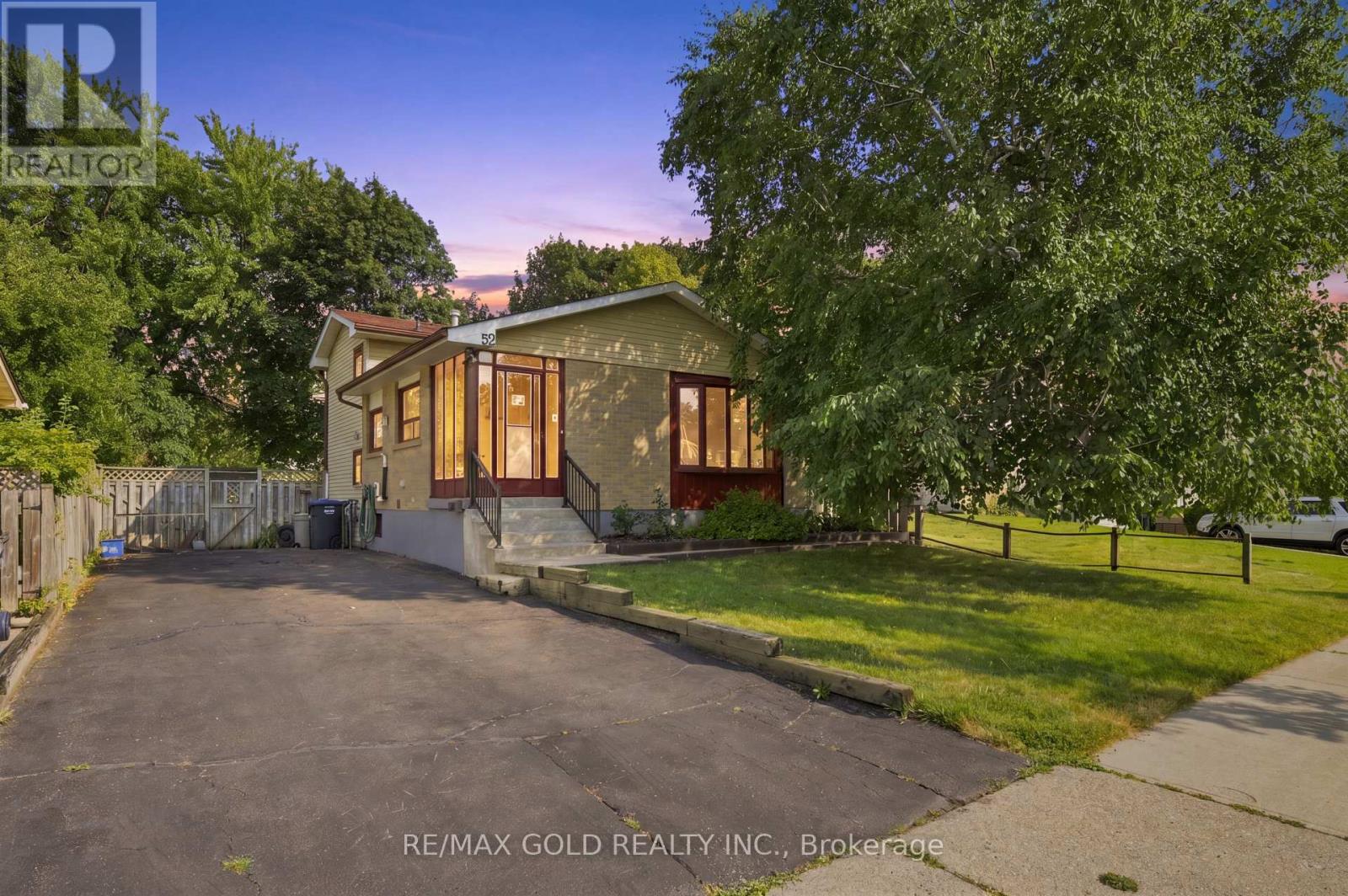 52 MADOC DRIVE - 1