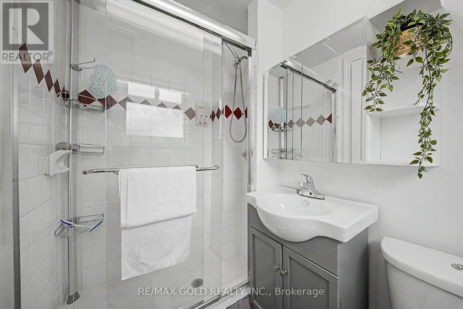 52 MADOC DRIVE - 6
