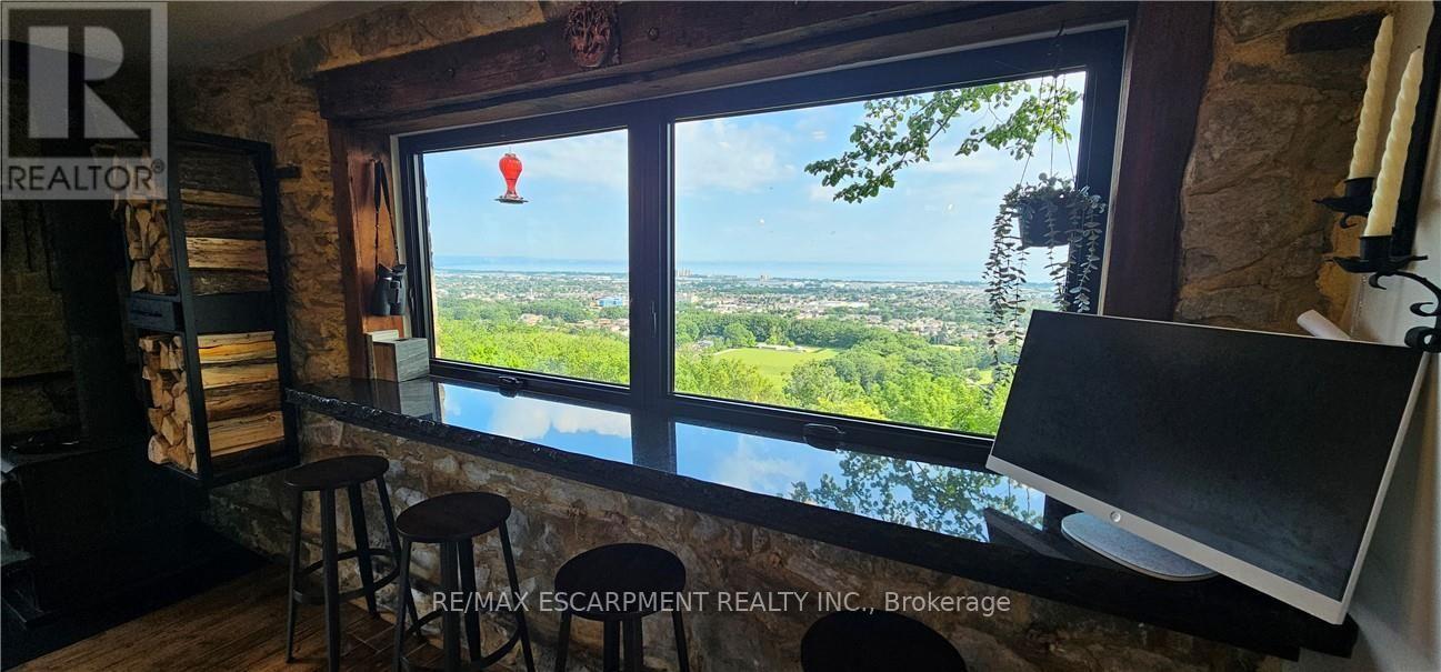 665 RIDGE ROAD - Image 31