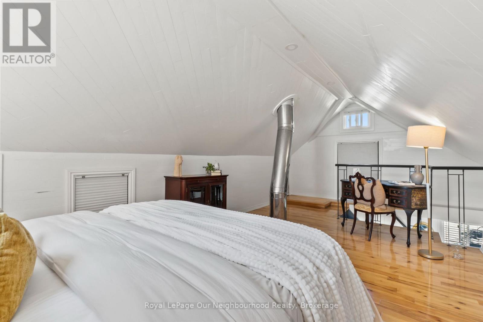 70 EAST BEACH ROAD - Image 32