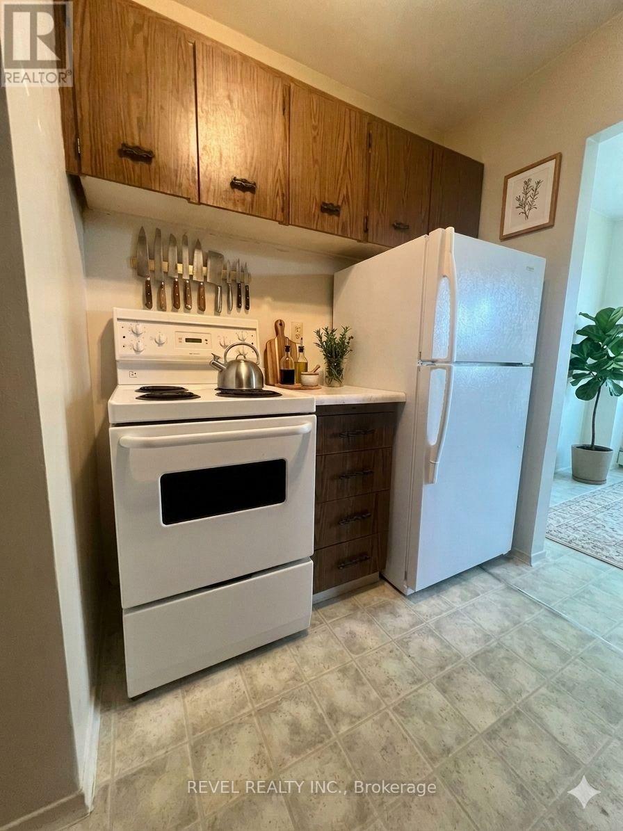 #407 359 GENEVA STREET S - 4