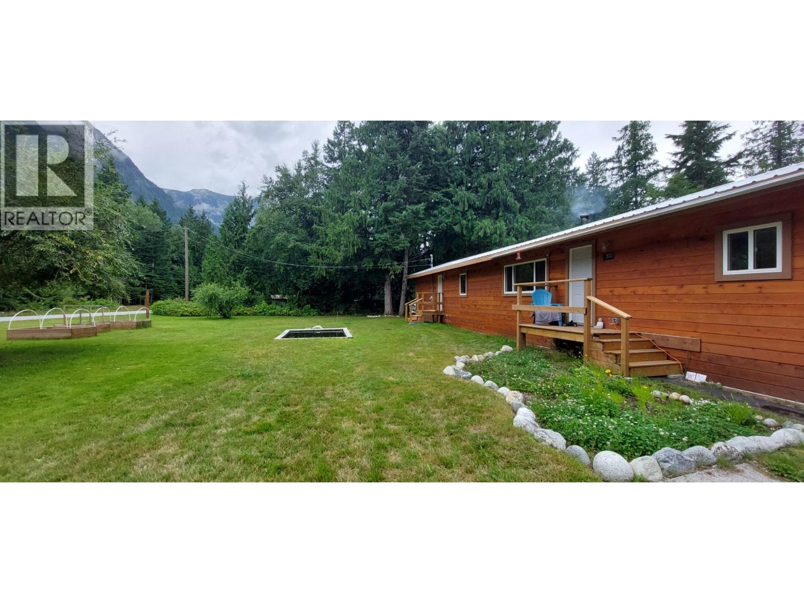520 TONQUIN ROAD - 3