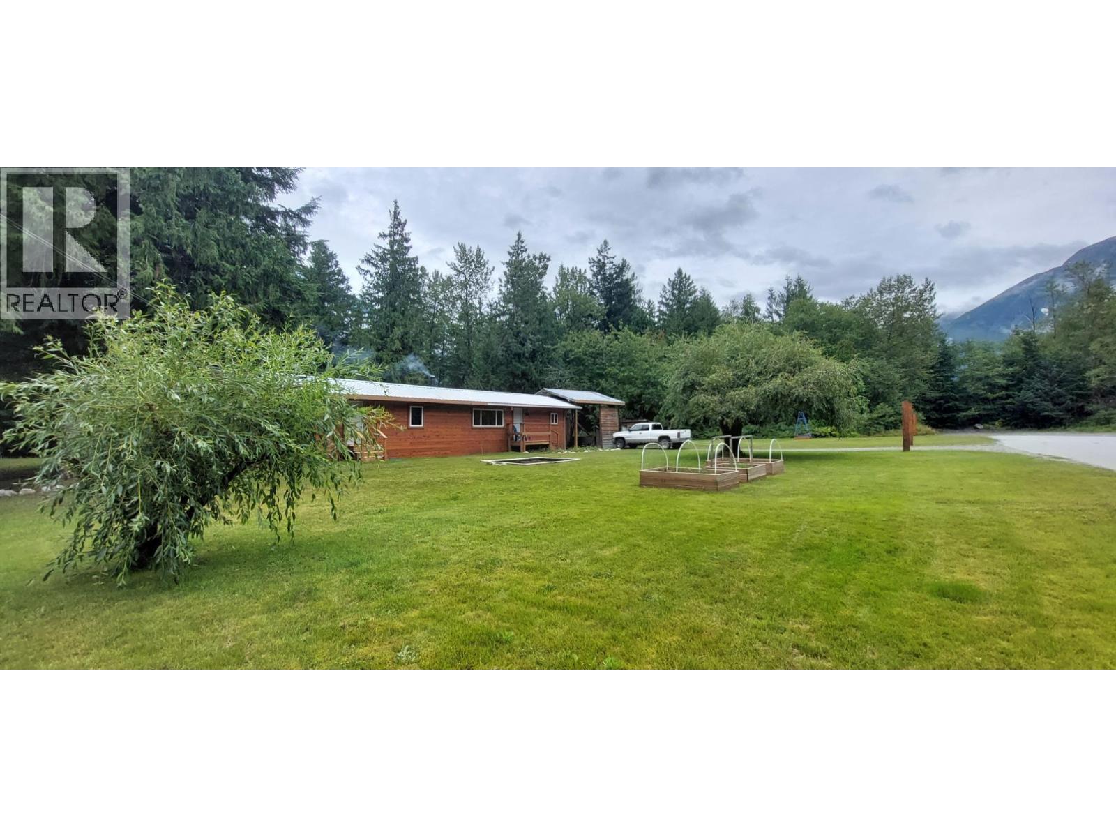 520 TONQUIN ROAD - 1