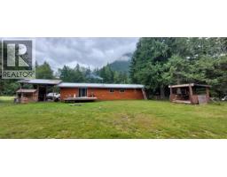 520 Tonquin Road, Bella Coola, BC V0T1C0 Photo 16